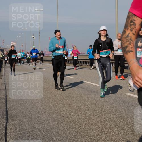 03.10.2025 - Köhlbrandbrückenlauf Fabian Wolf http://msf.ph/oto/9053040 03.10.2025 10:02:25 Position 3 2817, 3382, 289, 19 meine-sportfotos.de