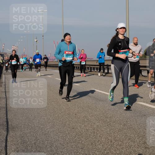 03.10.2025 - Köhlbrandbrückenlauf Fabian Wolf http://msf.ph/oto/9053046 03.10.2025 10:02:25 Position 3 2817, 2897 meine-sportfotos.de