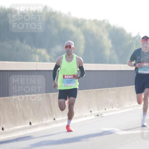 03.10.2025 - Köhlbrandbrückenlauf Jannik Wohlers http://msf.ph/oto/9053050 03.10.2025 09:10:36 Position 3 3807, 1008 meine-sportfotos.de