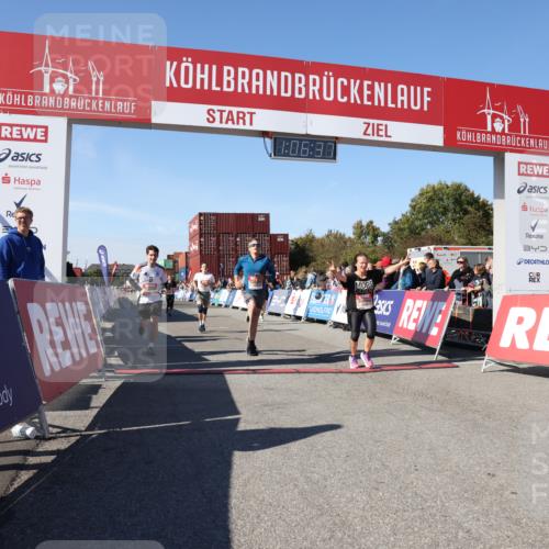 03.10.2025 - Köhlbrandbrückenlauf Lena Gebhardt http://msf.ph/oto/9053053 03.10.2025 13:06:38 Ziel 4015, 4026, 4122, 4151, 4312, 4396, 4405, 4658, 5798, 5971, 6061, 6256, 6721 meine-sportfotos.de
