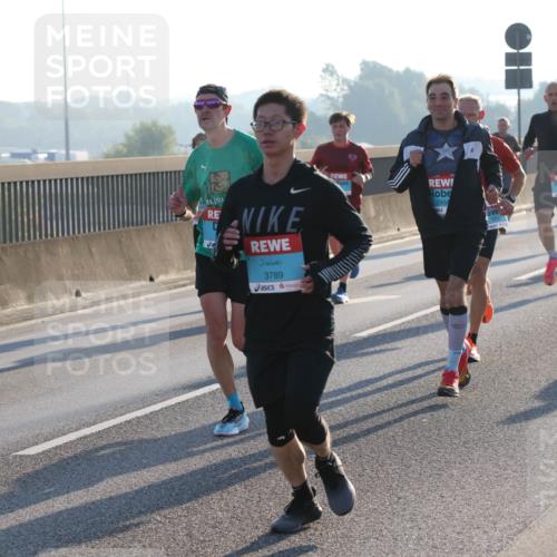 03.10.2025 - Köhlbrandbrückenlauf Lena Gebhardt http://msf.ph/oto/9053063 03.10.2025 09:15:39 Position 1 3789, 2934 meine-sportfotos.de