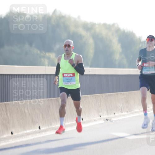 03.10.2025 - Köhlbrandbrückenlauf Jannik Wohlers http://msf.ph/oto/9053065 03.10.2025 09:10:36 Position 3 3807 meine-sportfotos.de