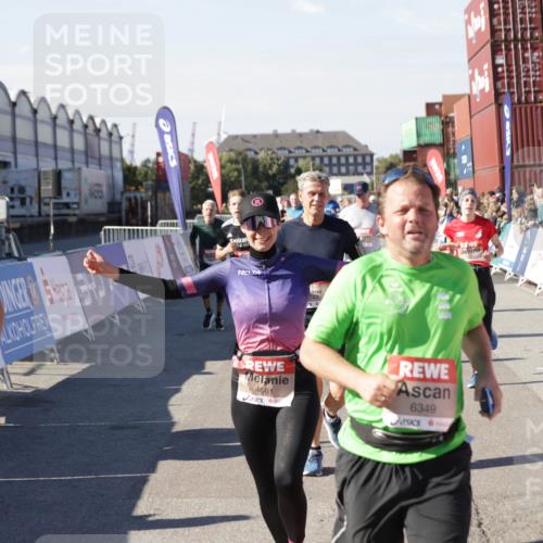 03.10.2025 - Köhlbrandbrückenlauf Jannik Wohlers http://msf.ph/oto/9053082 03.10.2025 13:09:21 Ziel 4129, 4134, 4212, 4334, 4377, 4486, 4681, 4901, 5061, 5352, 5740, 6037, 6062, 6349, 6562, 6661, 6743 meine-sportfotos.de