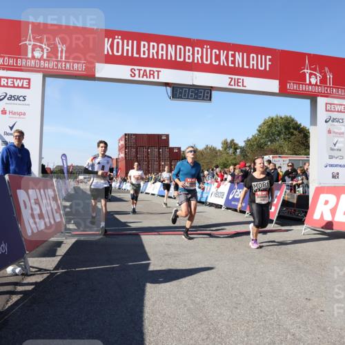 03.10.2025 - Köhlbrandbrückenlauf Lena Gebhardt http://msf.ph/oto/9053083 03.10.2025 13:06:38 Ziel 4015, 4026, 4122, 4151, 4312, 4396, 4405, 4658, 5798, 5971, 6061, 6256, 6721 meine-sportfotos.de