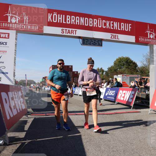 03.10.2025 - Köhlbrandbrückenlauf Lena Gebhardt http://msf.ph/oto/9053089 03.10.2025 13:22:54 Ziel 4602, 4603, 5046, 5189, 5812, 5924, 5925, 6027 meine-sportfotos.de