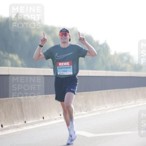 03.10.2025 - Köhlbrandbrückenlauf Jannik Wohlers http://msf.ph/oto/9053092 03.10.2025 09:10:37 Position 3 1008 meine-sportfotos.de