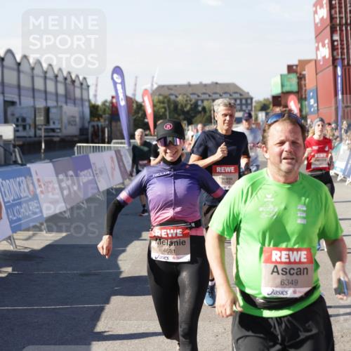 03.10.2025 - Köhlbrandbrückenlauf Jannik Wohlers http://msf.ph/oto/9053094 03.10.2025 13:09:21 Ziel 4129, 4134, 4212, 4334, 4377, 4486, 4681, 4901, 5061, 5352, 5740, 6037, 6062, 6349, 6562, 6661, 6743 meine-sportfotos.de