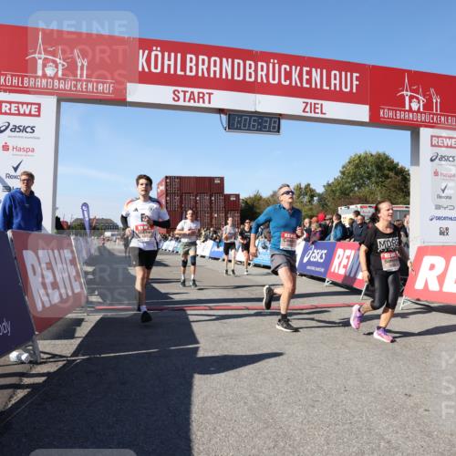 03.10.2025 - Köhlbrandbrückenlauf Lena Gebhardt http://msf.ph/oto/9053096 03.10.2025 13:06:39 Ziel 4015, 4026, 4122, 4151, 4312, 4396, 4405, 5798, 5971, 6061, 6256, 6721 meine-sportfotos.de
