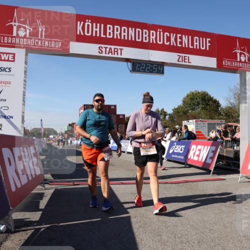 03.10.2025 - Köhlbrandbrückenlauf Lena Gebhardt http://msf.ph/oto/9053104 03.10.2025 13:22:54 Ziel 4602, 4603, 5046, 5189, 5812, 5924, 5925, 6027 meine-sportfotos.de