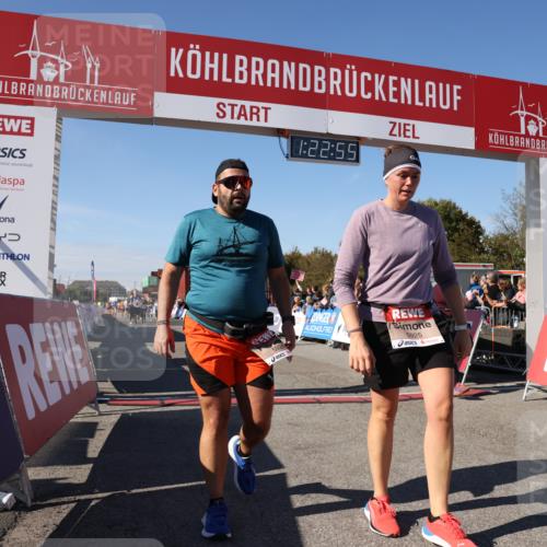 03.10.2025 - Köhlbrandbrückenlauf Lena Gebhardt http://msf.ph/oto/9053128 03.10.2025 13:22:55 Ziel 4602, 4603, 5046, 5189, 5812, 5924, 5925, 6027 meine-sportfotos.de