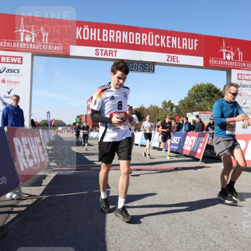 03.10.2025 - Köhlbrandbrückenlauf Lena Gebhardt http://msf.ph/oto/9053130 03.10.2025 13:06:40 Ziel 4015, 4026, 4122, 4151, 4312, 4396, 4405, 5798, 5971, 6061, 6089, 6256, 6721 meine-sportfotos.de