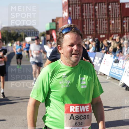 03.10.2025 - Köhlbrandbrückenlauf Jannik Wohlers http://msf.ph/oto/9053145 03.10.2025 13:09:22 Ziel 4129, 4134, 4212, 4334, 4377, 4681, 5061, 5352, 5740, 6037, 6062, 6349, 6661, 6743 meine-sportfotos.de