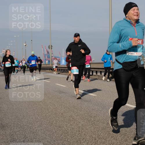 03.10.2025 - Köhlbrandbrückenlauf Fabian Wolf http://msf.ph/oto/9053163 03.10.2025 10:02:27 Position 3 3, 2817 meine-sportfotos.de