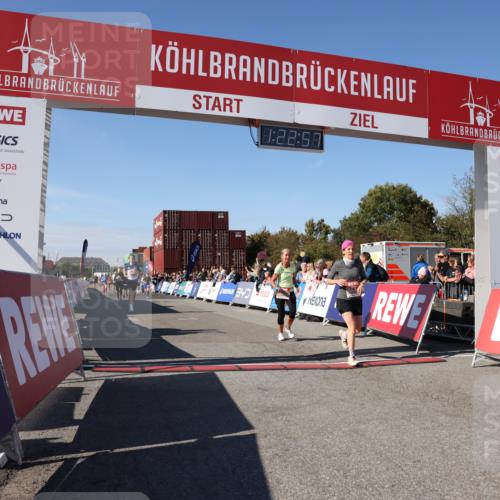 03.10.2025 - Köhlbrandbrückenlauf Lena Gebhardt http://msf.ph/oto/9053164 03.10.2025 13:22:58 Ziel 4350, 4602, 4603, 4964, 5046, 5189, 5812, 5924, 5925, 6027 meine-sportfotos.de