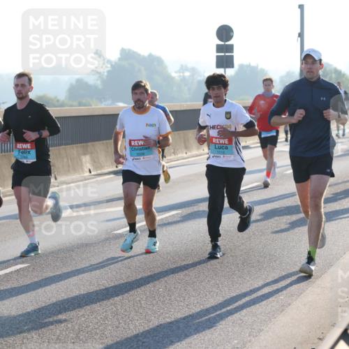 03.10.2025 - Köhlbrandbrückenlauf Lena Gebhardt http://msf.ph/oto/9053167 03.10.2025 09:15:43 Position 1 1068, 3338, 24, 1112 meine-sportfotos.de