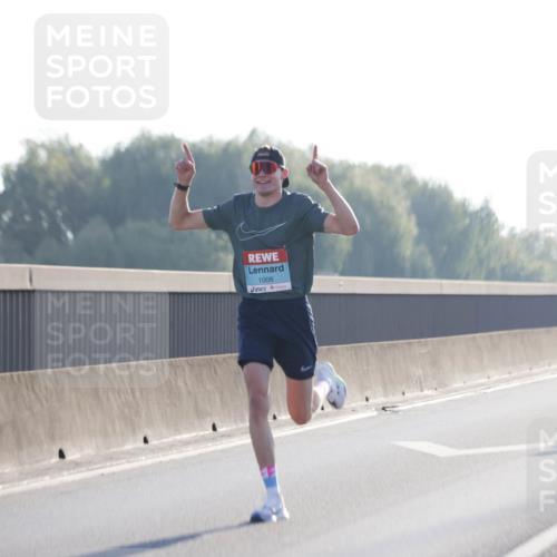 03.10.2025 - Köhlbrandbrückenlauf Jannik Wohlers http://msf.ph/oto/9053170 03.10.2025 09:10:37 Position 3 3807, 1008 meine-sportfotos.de