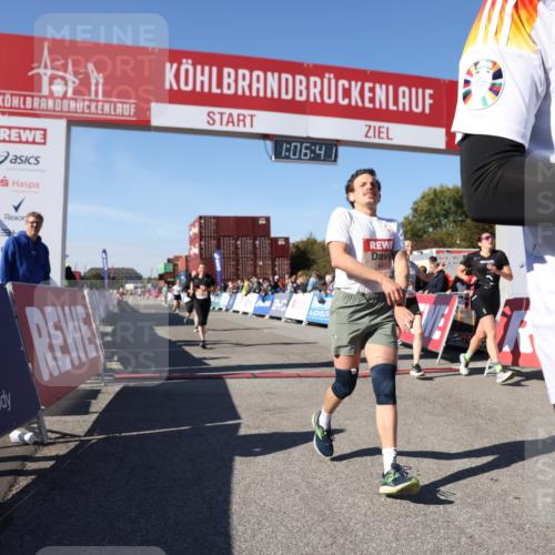 03.10.2025 - Köhlbrandbrückenlauf Lena Gebhardt http://msf.ph/oto/9053175 03.10.2025 13:06:41 Ziel 4015, 4026, 4122, 4151, 4312, 4405, 5798, 5971, 6061, 6089, 6256, 6721 meine-sportfotos.de