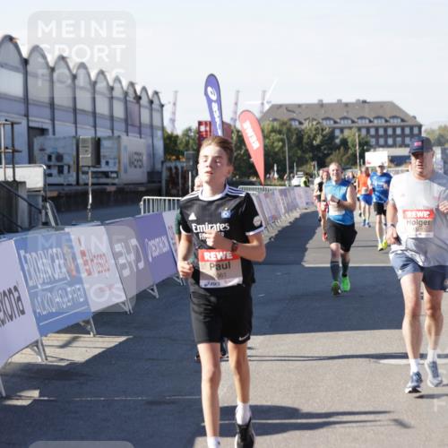 03.10.2025 - Köhlbrandbrückenlauf Jannik Wohlers http://msf.ph/oto/9053177 03.10.2025 13:09:23 Ziel 4129, 4134, 4212, 4334, 4377, 4681, 5061, 5352, 5740, 6037, 6062, 6349, 6661, 6743 meine-sportfotos.de