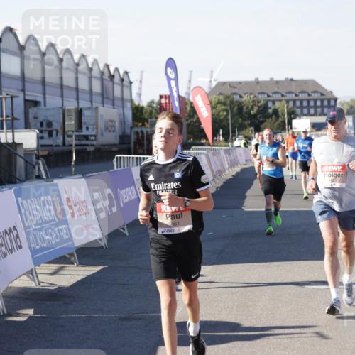 03.10.2025 - Köhlbrandbrückenlauf Jannik Wohlers http://msf.ph/oto/9053181 03.10.2025 13:09:23 Ziel 4129, 4134, 4212, 4334, 4377, 4681, 5061, 5352, 5740, 6037, 6062, 6349, 6661, 6743 meine-sportfotos.de