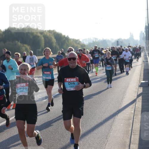 03.10.2025 - Köhlbrandbrückenlauf Jannik Wohlers http://msf.ph/oto/9053184 03.10.2025 09:19:50 Position 3 2079, 1304, 1303 meine-sportfotos.de