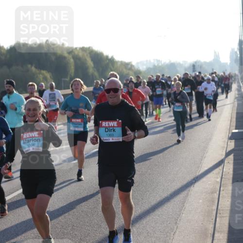 03.10.2025 - Köhlbrandbrückenlauf Jannik Wohlers http://msf.ph/oto/9053193 03.10.2025 09:19:50 Position 3 2079, 1304, 1303 meine-sportfotos.de