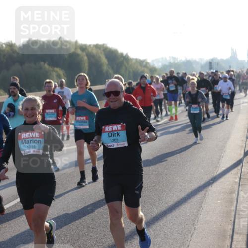 03.10.2025 - Köhlbrandbrückenlauf Jannik Wohlers http://msf.ph/oto/9053211 03.10.2025 09:19:50 Position 3 2079, 1304, 1303, 60 meine-sportfotos.de