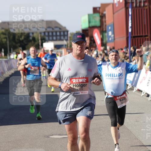 03.10.2025 - Köhlbrandbrückenlauf Jannik Wohlers http://msf.ph/oto/9053220 03.10.2025 13:09:24 Ziel 4129, 4134, 4212, 4334, 4681, 5061, 5352, 5740, 6037, 6062, 6349, 6661, 6743 meine-sportfotos.de