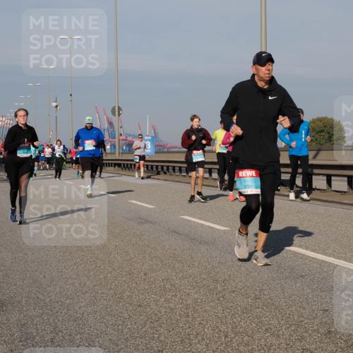03.10.2025 - Köhlbrandbrückenlauf Fabian Wolf http://msf.ph/oto/9053225 03.10.2025 10:02:28 Position 3 3786 meine-sportfotos.de