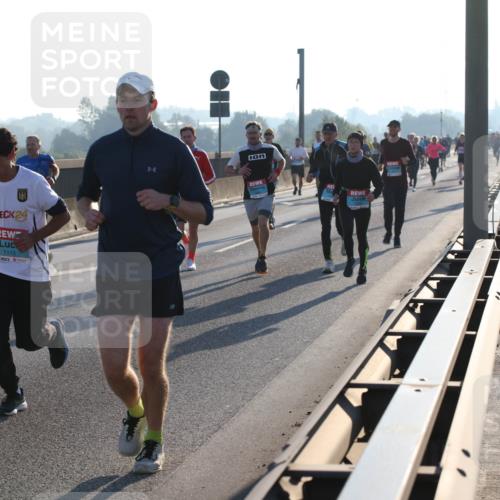 03.10.2025 - Köhlbrandbrückenlauf Lena Gebhardt http://msf.ph/oto/9053226 03.10.2025 09:15:44 Position 1 8338, 24, 1112 meine-sportfotos.de