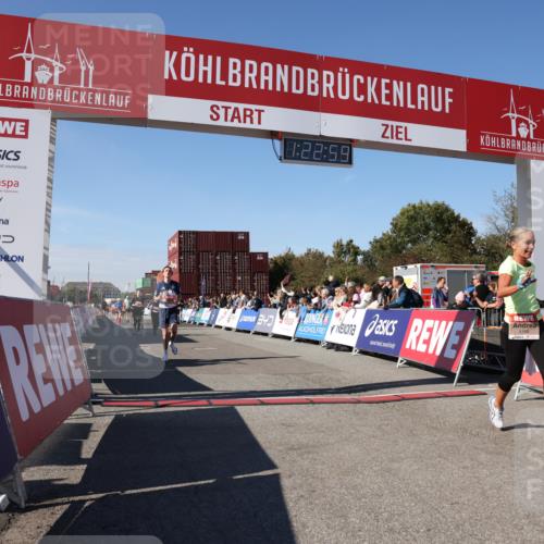 03.10.2025 - Köhlbrandbrückenlauf Lena Gebhardt http://msf.ph/oto/9053235 03.10.2025 13:23:00 Ziel 4350, 4602, 4603, 4964, 4987, 5046, 5189, 5812, 5924, 5925, 6027, 6070 meine-sportfotos.de