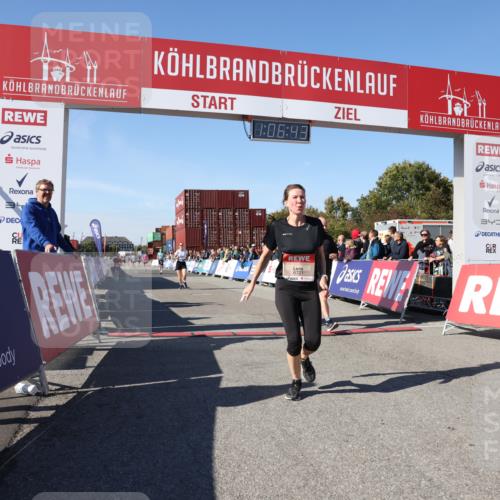 03.10.2025 - Köhlbrandbrückenlauf Lena Gebhardt http://msf.ph/oto/9053244 03.10.2025 13:06:43 Ziel 4026, 4151, 4312, 4405, 5798, 5971, 6056, 6061, 6089, 6256, 6721 meine-sportfotos.de