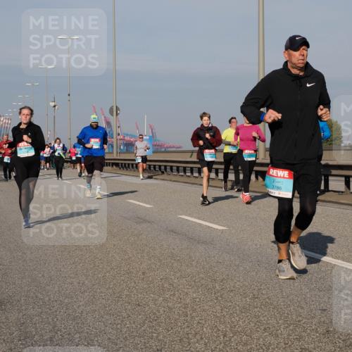 03.10.2025 - Köhlbrandbrückenlauf Fabian Wolf http://msf.ph/oto/9053248 03.10.2025 10:02:29 Position 3 3786 meine-sportfotos.de