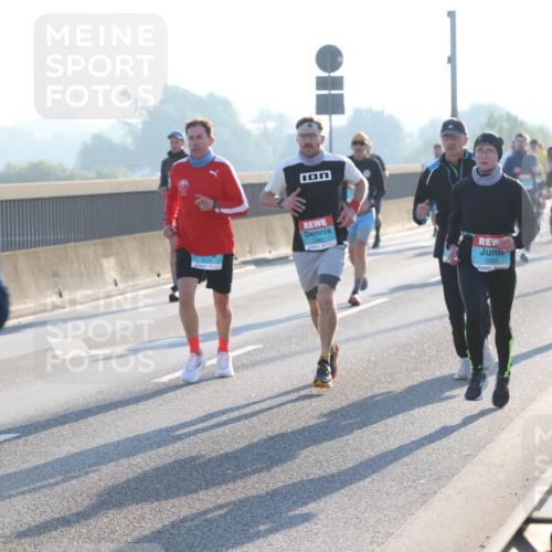 03.10.2025 - Köhlbrandbrückenlauf Lena Gebhardt http://msf.ph/oto/9053250 03.10.2025 09:15:45 Position 1 3083 meine-sportfotos.de