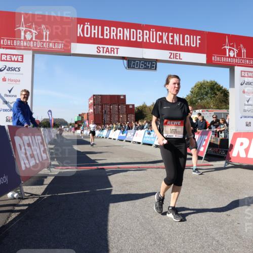 03.10.2025 - Köhlbrandbrückenlauf Lena Gebhardt http://msf.ph/oto/9053262 03.10.2025 13:06:44 Ziel 4026, 4151, 4312, 4405, 5798, 5971, 6056, 6061, 6089, 6256, 6721 meine-sportfotos.de