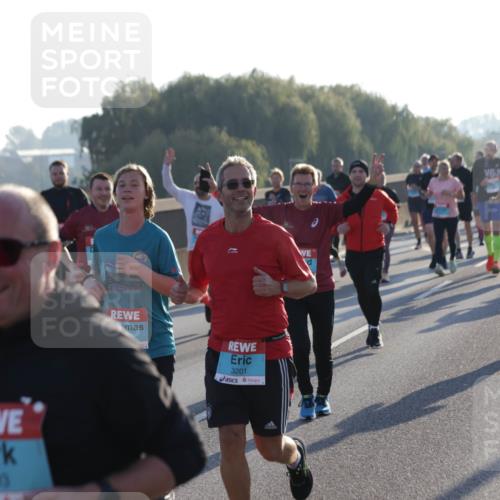 03.10.2025 - Köhlbrandbrückenlauf Jannik Wohlers http://msf.ph/oto/9053271 03.10.2025 09:19:52 Position 3 1303, 3201 meine-sportfotos.de