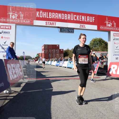 03.10.2025 - Köhlbrandbrückenlauf Lena Gebhardt http://msf.ph/oto/9053272 03.10.2025 13:06:44 Ziel 4026, 4151, 4312, 4405, 5798, 5971, 6056, 6061, 6089, 6256, 6721 meine-sportfotos.de