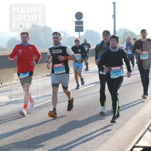 03.10.2025 - Köhlbrandbrückenlauf Lena Gebhardt http://msf.ph/oto/9053273 03.10.2025 09:15:45 Position 1 19, 2880, 3083, 1421 meine-sportfotos.de