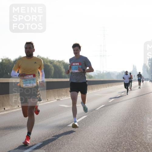 03.10.2025 - Köhlbrandbrückenlauf Jannik Wohlers http://msf.ph/oto/9053281 03.10.2025 09:10:42 Position 3 3590, 37821 meine-sportfotos.de