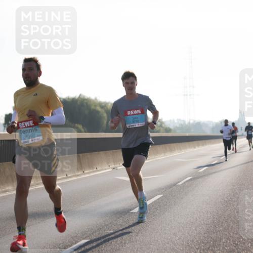 03.10.2025 - Köhlbrandbrückenlauf Jannik Wohlers http://msf.ph/oto/9053293 03.10.2025 09:10:42 Position 3 3590, 3782 meine-sportfotos.de