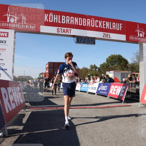 03.10.2025 - Köhlbrandbrückenlauf Lena Gebhardt http://msf.ph/oto/9053299 03.10.2025 13:23:03 Ziel 4350, 4904, 4964, 4987, 5046, 5189, 5712, 5812, 6027, 6070, 6071 meine-sportfotos.de
