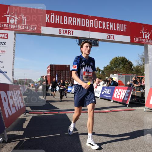 03.10.2025 - Köhlbrandbrückenlauf Lena Gebhardt http://msf.ph/oto/9053307 03.10.2025 13:23:03 Ziel 4350, 4904, 4964, 4987, 5046, 5189, 5712, 5812, 6027, 6070, 6071 meine-sportfotos.de