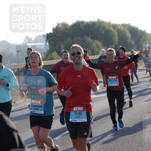 03.10.2025 - Köhlbrandbrückenlauf Jannik Wohlers http://msf.ph/oto/9053310 03.10.2025 09:19:52 Position 3 3200, 3201, 3003 meine-sportfotos.de