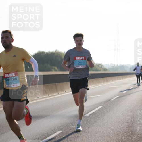 03.10.2025 - Köhlbrandbrückenlauf Jannik Wohlers http://msf.ph/oto/9053311 03.10.2025 09:10:42 Position 3 3590, 3782 meine-sportfotos.de
