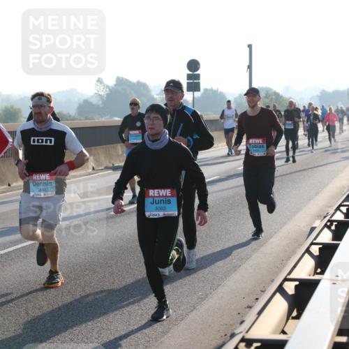 03.10.2025 - Köhlbrandbrückenlauf Lena Gebhardt http://msf.ph/oto/9053314 03.10.2025 09:15:46 Position 1 2880, 3083, 1421 meine-sportfotos.de