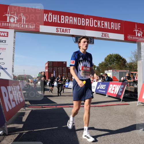 03.10.2025 - Köhlbrandbrückenlauf Lena Gebhardt http://msf.ph/oto/9053317 03.10.2025 13:23:04 Ziel 4350, 4904, 4905, 4964, 4987, 5046, 5189, 5573, 5712, 5716, 5812, 6027, 6070, 6071 meine-sportfotos.de