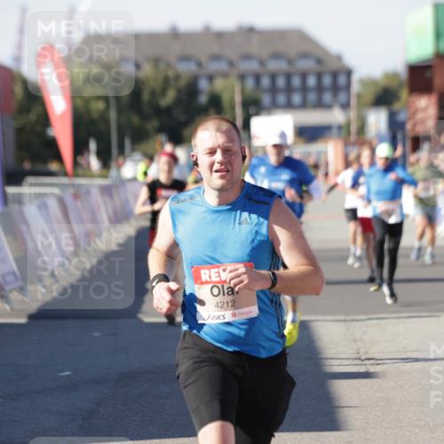 03.10.2025 - Köhlbrandbrückenlauf Jannik Wohlers http://msf.ph/oto/9053322 03.10.2025 13:09:26 Ziel 4129, 4134, 4212, 4298, 4334, 4681, 5061, 5352, 6037, 6062, 6349, 6481, 6661, 6667, 6743 meine-sportfotos.de