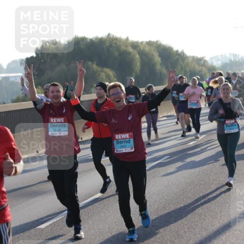 03.10.2025 - Köhlbrandbrückenlauf Jannik Wohlers http://msf.ph/oto/9053331 03.10.2025 09:19:53 Position 3 3201, 3004, 3003 meine-sportfotos.de