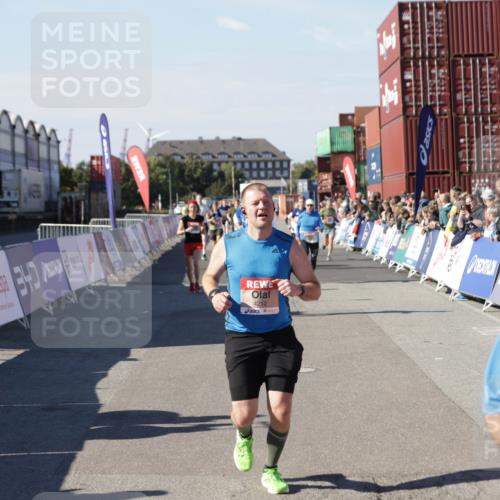 03.10.2025 - Köhlbrandbrückenlauf Jannik Wohlers http://msf.ph/oto/9053339 03.10.2025 13:09:27 Ziel 4129, 4134, 4212, 4298, 4681, 5061, 5352, 6062, 6349, 6481, 6661, 6667, 6743 meine-sportfotos.de