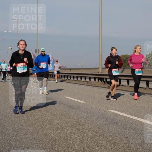 03.10.2025 - Köhlbrandbrückenlauf Fabian Wolf http://msf.ph/oto/9053342 03.10.2025 10:02:31 Position 3 3555, 4366 meine-sportfotos.de