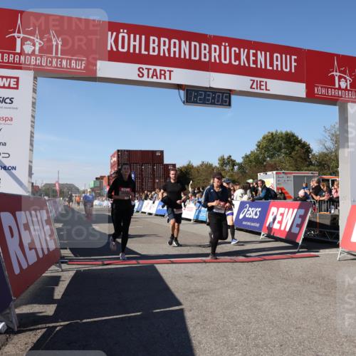 03.10.2025 - Köhlbrandbrückenlauf Lena Gebhardt http://msf.ph/oto/9053360 03.10.2025 13:23:05 Ziel 4350, 4904, 4905, 4964, 4987, 5046, 5189, 5573, 5712, 5716, 5812, 6027, 6070, 6071 meine-sportfotos.de